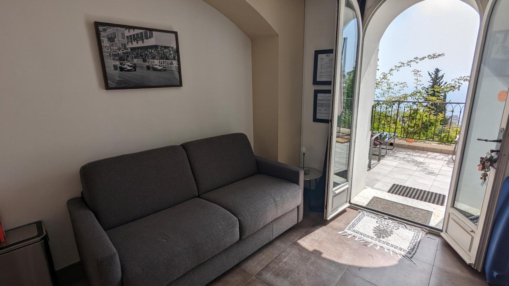 Le Mas D'Angeline, Vue Mer, Jardin Commun, Parking, Voiture Requise, 10 Min En Voiture De Monaco, Route Etroite, Pente Raide, Croisement Limite, Sea View, Shared Garden, Parking, Car Required, 10 Min Drive From Monaco, Narrow Steep Road, Limited Pass Beausoleil Eksteriør bilde