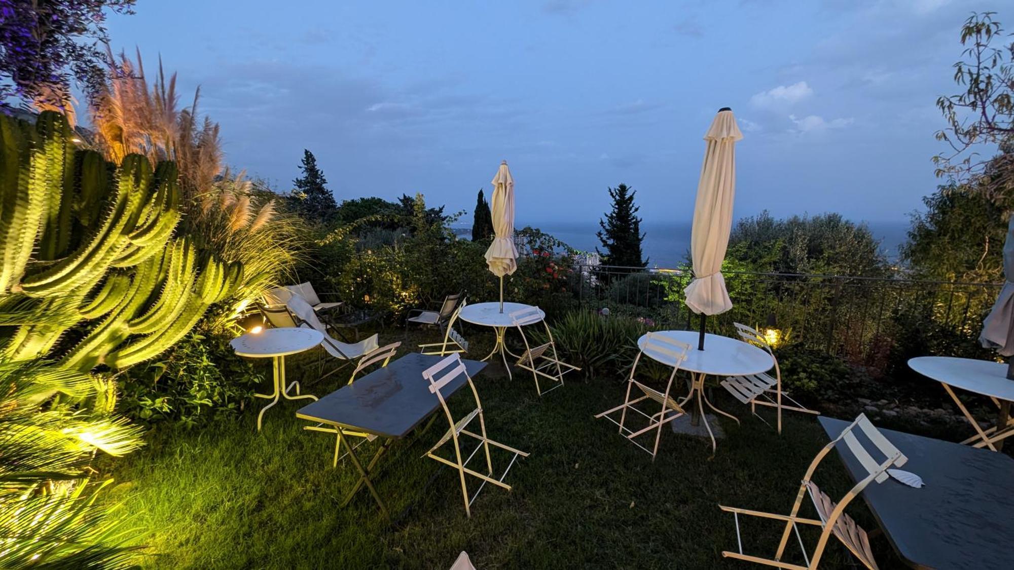 Le Mas D'Angeline, Vue Mer, Jardin Commun, Parking, Voiture Requise, 10 Min En Voiture De Monaco, Route Etroite, Pente Raide, Croisement Limite, Sea View, Shared Garden, Parking, Car Required, 10 Min Drive From Monaco, Narrow Steep Road, Limited Pass Beausoleil Eksteriør bilde