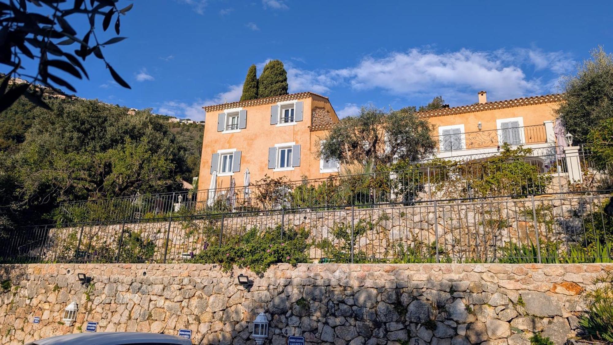 Le Mas D'Angeline, Vue Mer, Jardin Commun, Parking, Voiture Requise, 10 Min En Voiture De Monaco, Route Etroite, Pente Raide, Croisement Limite, Sea View, Shared Garden, Parking, Car Required, 10 Min Drive From Monaco, Narrow Steep Road, Limited Pass Beausoleil Eksteriør bilde