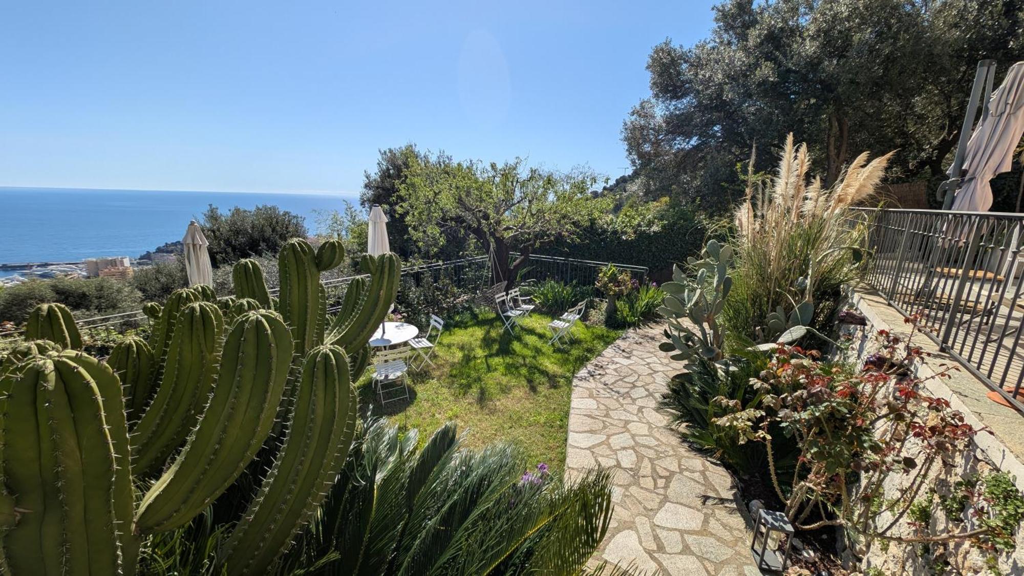 Le Mas D'Angeline, Vue Mer, Jardin Commun, Parking, Voiture Requise, 10 Min En Voiture De Monaco, Route Etroite, Pente Raide, Croisement Limite, Sea View, Shared Garden, Parking, Car Required, 10 Min Drive From Monaco, Narrow Steep Road, Limited Pass Beausoleil Eksteriør bilde