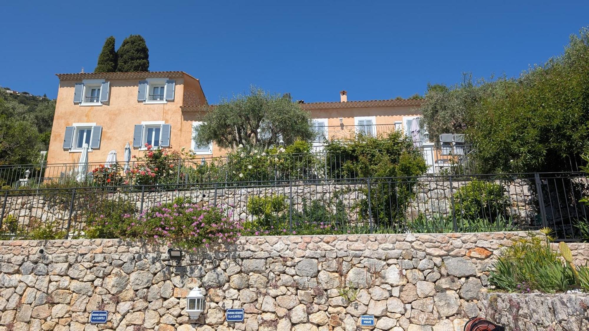 Le Mas D'Angeline, Vue Mer, Jardin Commun, Parking, Voiture Requise, 10 Min En Voiture De Monaco, Route Etroite, Pente Raide, Croisement Limite, Sea View, Shared Garden, Parking, Car Required, 10 Min Drive From Monaco, Narrow Steep Road, Limited Pass Beausoleil Eksteriør bilde